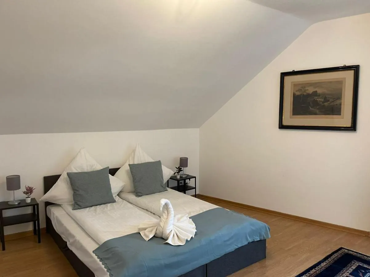 Riverside Attic Apartment Near The Chocolate Museum Colonia